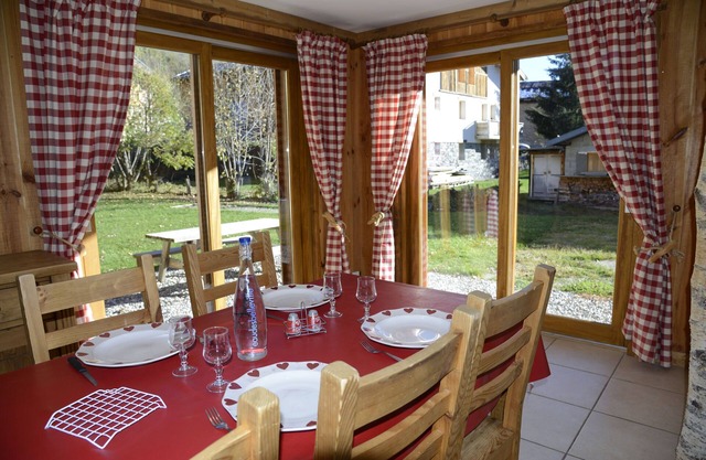 CHALET VIOLETTES 4 FLAKES OR FOR 12 PEOPLE