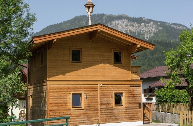 Chalet with ski-in & ski-out location & terrace