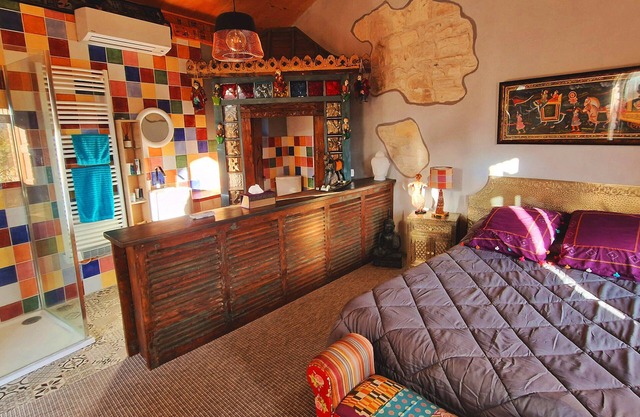 Chambre D'hôte de Charme Avec Jacuzzi, Jardin à Vézénobres Village Médiéval
