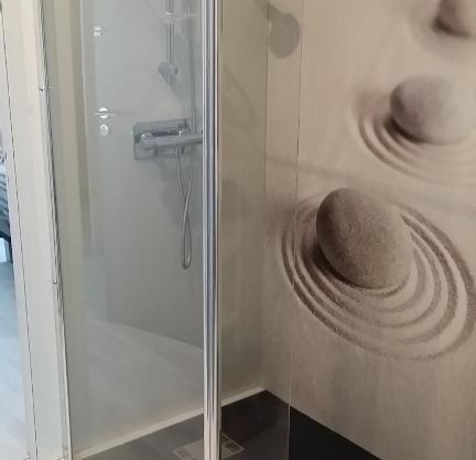 Chambre spacieuse, moderne et très confortable à Perros-Guirec