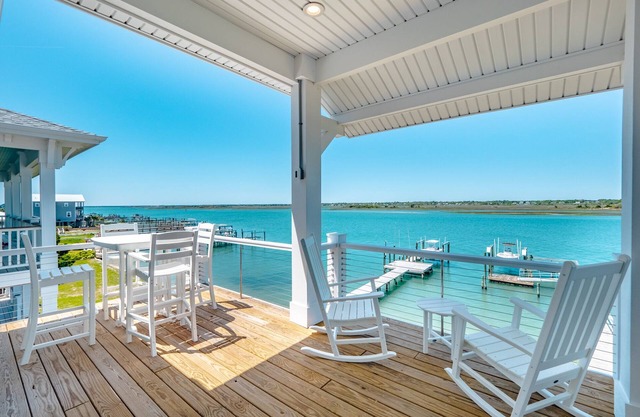 Channel 6 | Soundfront + Dock, Close to Beach!