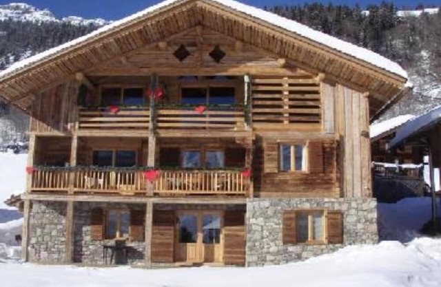Character house with 4-star tourist furniture