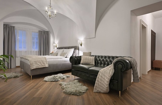 Charles IV (Two Double Bedroom Apartment)