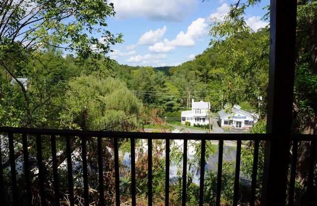 ⋆Charm and Convenience 2BR in Downtown Scottsville
