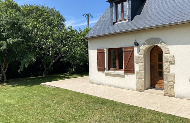 Charmante Maison Dans le Bourg de Plévenon