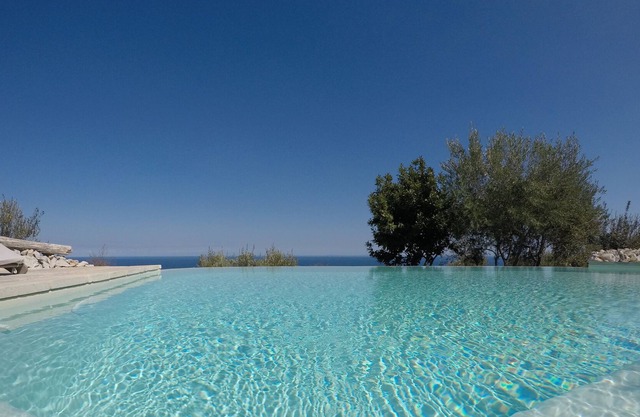 Charme and Relax. Luxury Trullo Salento sea with private pool.
