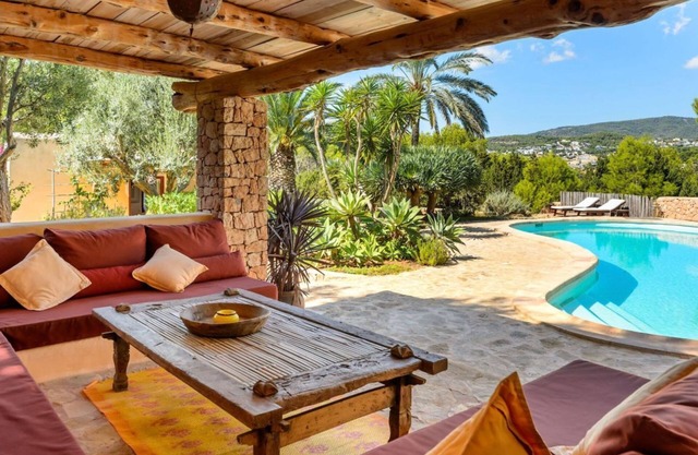 Charming Villa Can Syra