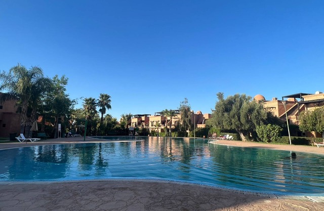 Charming 03-bedroom duplex with private garden and swimming pool