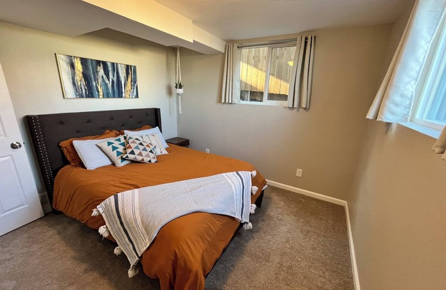 Charming 1-bedroom, 1-bathroom basement casita with private entrance.