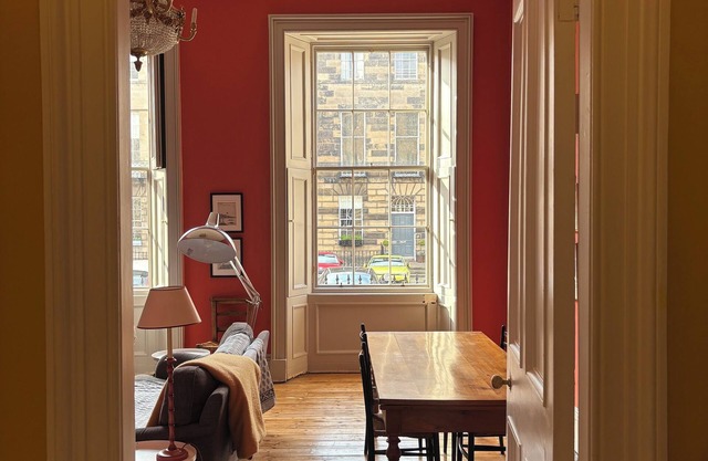 Charming 1-bedroom apartment in Edinburgh’s Historic New Town
