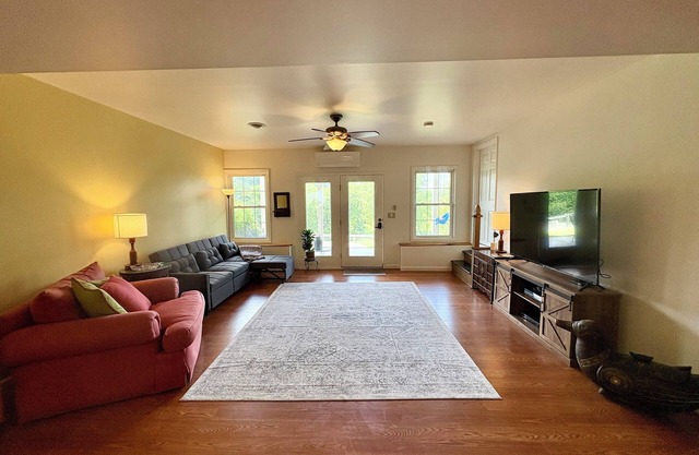 Charming 1-bedroom apartment in Floyd
