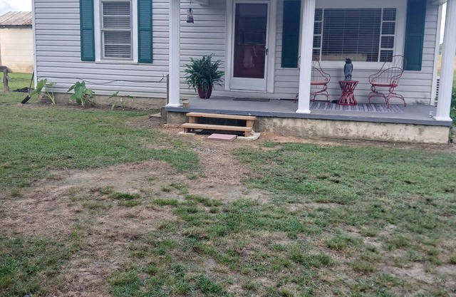 Charming 1-bedroom cottage in Holly Pond with AC, WiFi