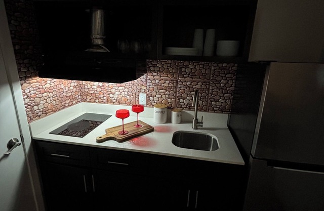 Charming 1-bedroom Studio apartment in fabulous Houston with fitness room, WiFi