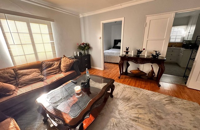 Charming 1-bedroom apartment with AC, WiFi in amazing Hollywood!