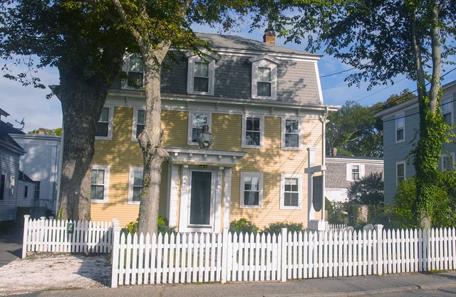 Charming 1-bedroom condo in East End of Provincetown with parking.