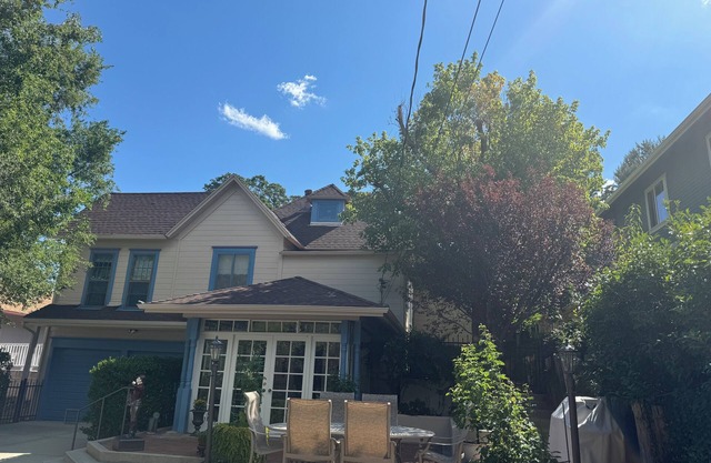 Charming 1910 Governors home is a 2 block distance to the center of Prescott.