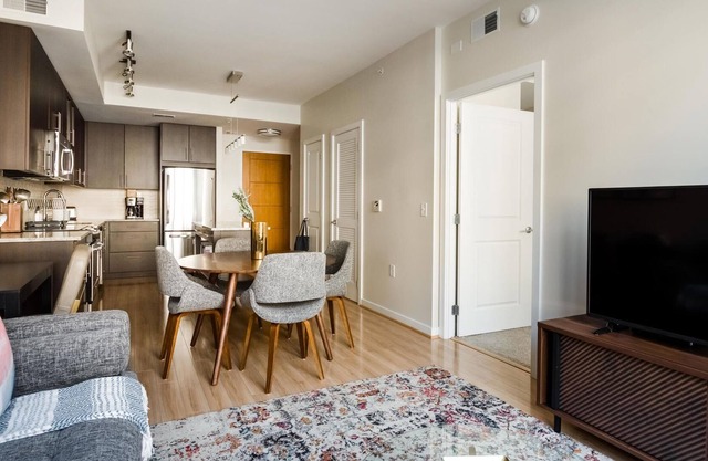 Charming 1BR in Bethesda with Gym & Rooftop Pool
