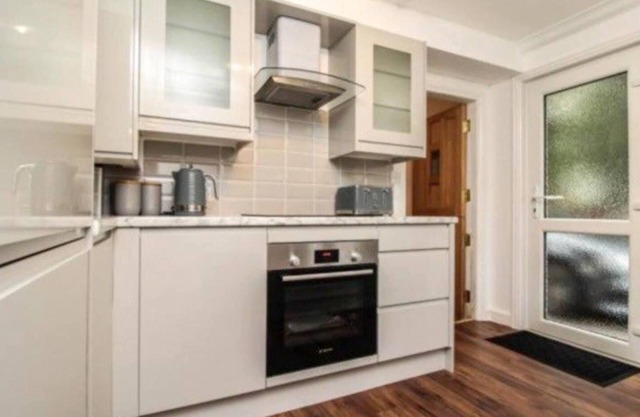 Charming 2-bed Apartment in Brentwood Free Parking