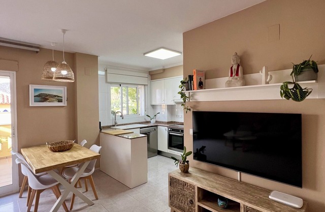 Charming 2-bedroom apartment with WiFi, AC in enjoyable La Sella