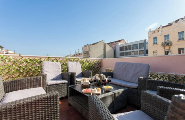 Charming 2 Bedroom Apartment in City Centre Lisboa