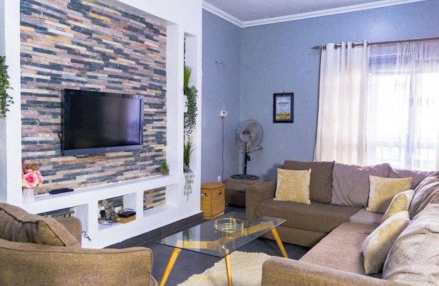 Charming 2-bedroom apartment in welcoming Kampala with unlimited WiFi