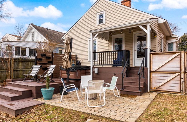 Charming 2-bedroom bungalow in desirable Louisville Highlands neighborhood