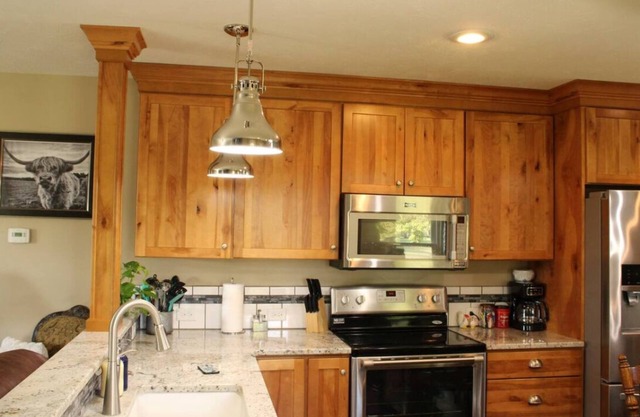 Charming 2-bedroom house near Amherst. Quick 20 minutes from Kearney.