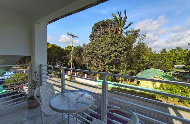 Charming 2 bedroom house near Resorts