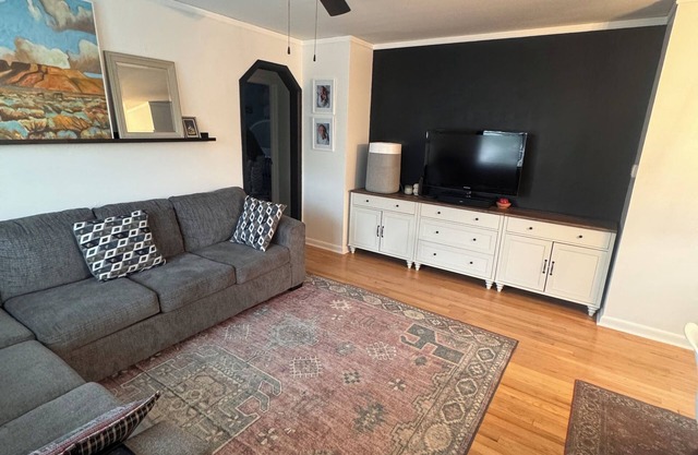 Charming 2-bedroom house in U-Hills, Denver. Great Location!