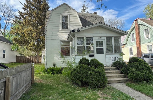 Charming 2-bedroom Private Upstairs Loft in house in enchanting Jackson