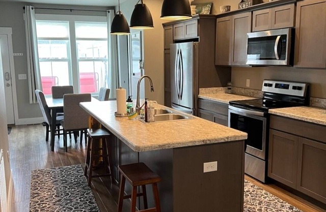 Charming 2-bedroom townhome with WiFi, AC/Heat in delightful Billings