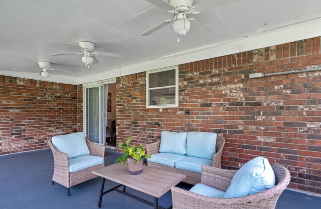 Charming 2-bedroom house in Bossier City & Barksdale Air Force Base