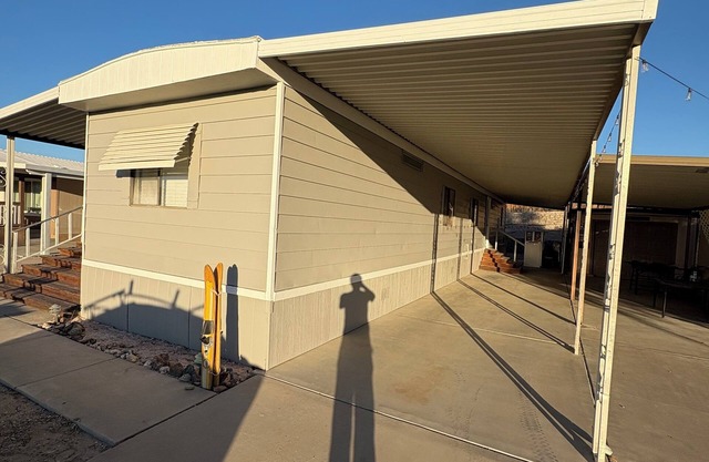 Charming 2-bedroom mobile home with WiFi and AC in Havasu Lake