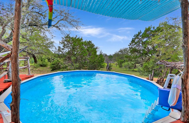 Charming 2 bedroom cottage with private pool in the heart of the Texas Hill Coun