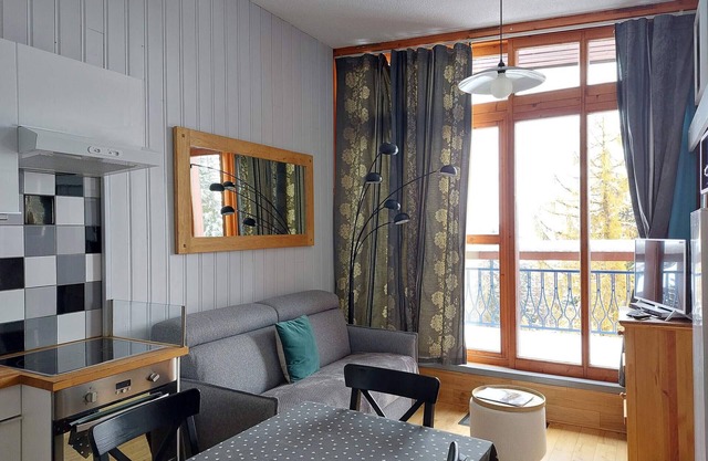 Charming 2-Room Apartment for 5 Near Ski Lifts in Arc 1800