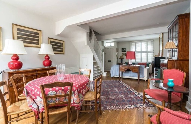 Charming 2BD House with Garden in Hammersmith
