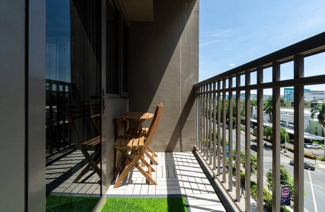 Charming 2BR in Shore 1 Residences