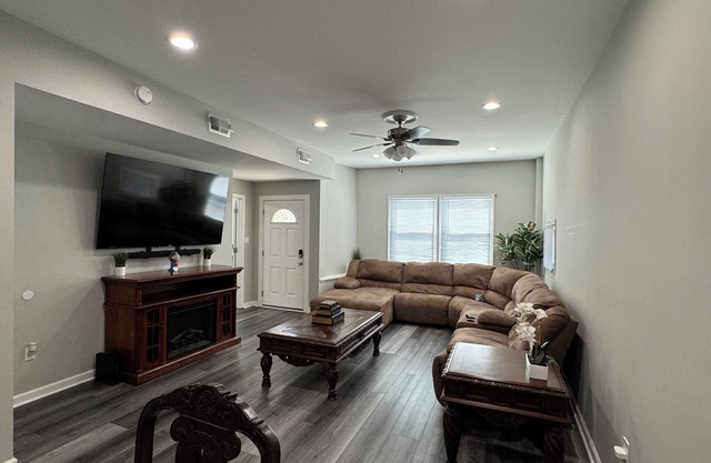 Charming 3 Bedroom, 1 Bath, Ground floor, 2 blocks from Ocean Gate Beach