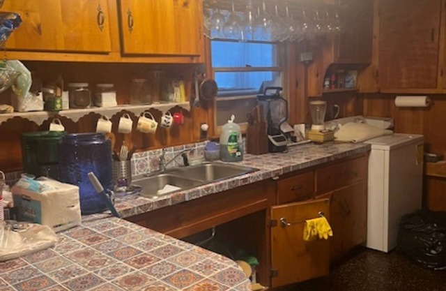 Charming 3-bedroom house with AC, fitness room, WiFi in Alexandria with pool