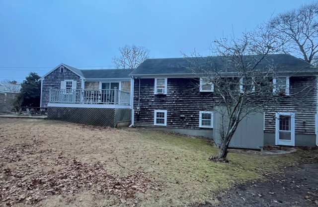 Charming 3-bedroom house in fabulous Harwich 1 mile from Red River Beach