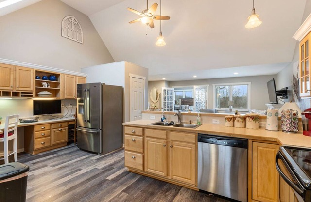 Charming 3-bedroom townhome 5024 Meadowbrook