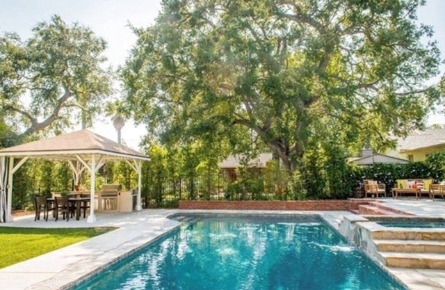 Charming 3-bedroom house with a pool, jacuzzi, AC & WiFi in lovely Sierra Madre