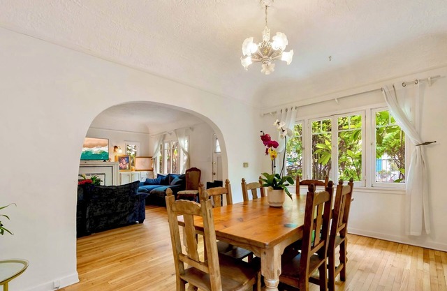 Charming 4+2 House in Heart of Santa Monica, walk 2 Beach, Main St, Venice &More