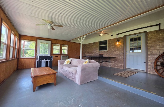 Charming 4-bedroom Country Home near Canton, TX