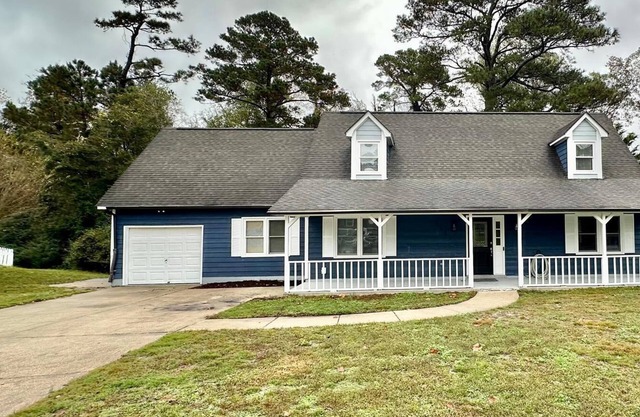 Charming 4-bedroom 2200SQFT house with great backyard, and the BEST location!