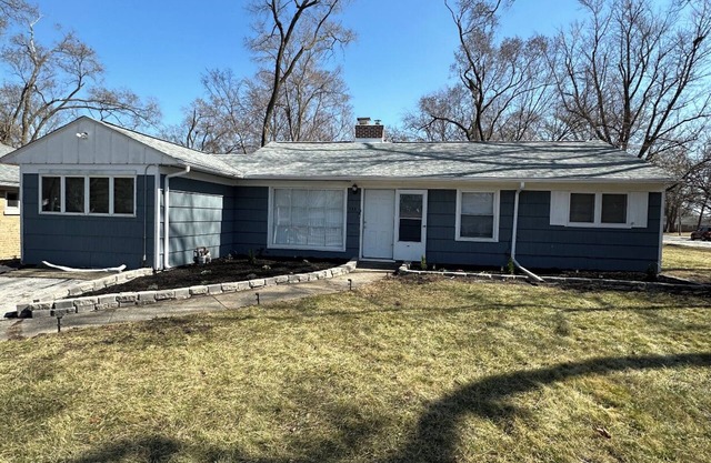 Charming 4-bedroom house with WiFi and AC in Park Forest