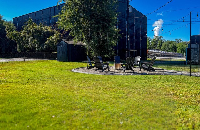 Charming 4BR w/Fire Pit + Next to Barton 1792