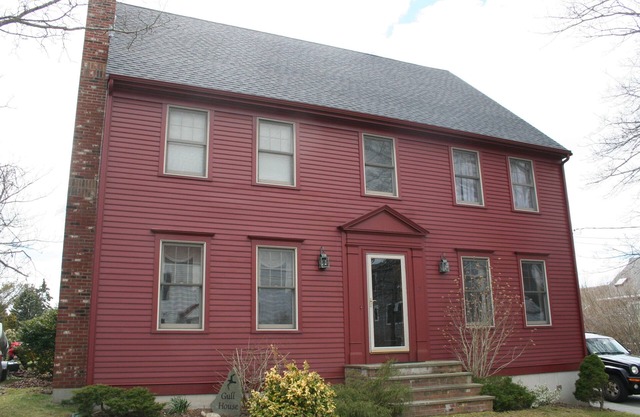 Charming 5 bedroom Easton Point colonial with honeymoon suite on 3rd floor