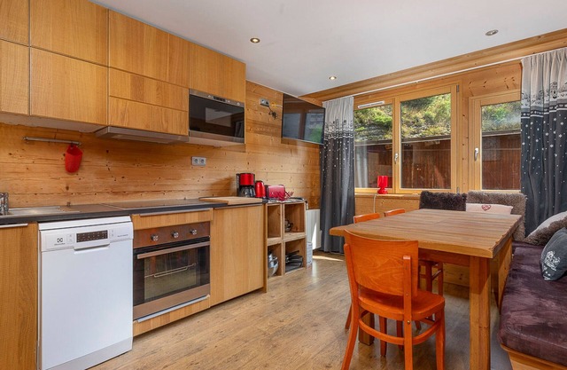 Charming 6-Person Apartment in Avoriaz - Central Location, Modern Amenities, Ski Access