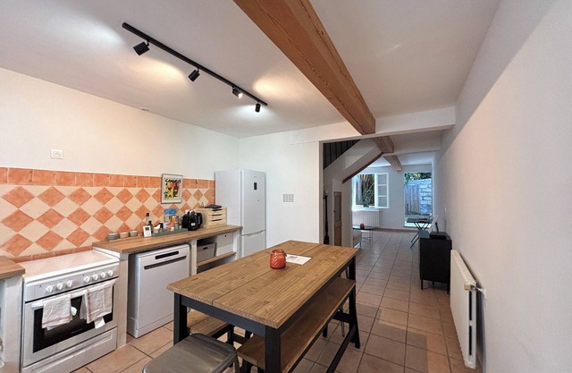 Charming air-conditioned house with courtyard in the center of Avignon